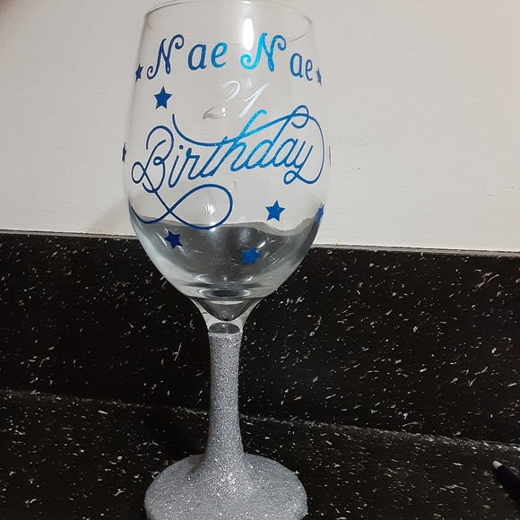 Custom designed glassware - Picture 2 of 5